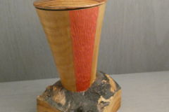 Decorative-vase-with-Spalted-Base-b